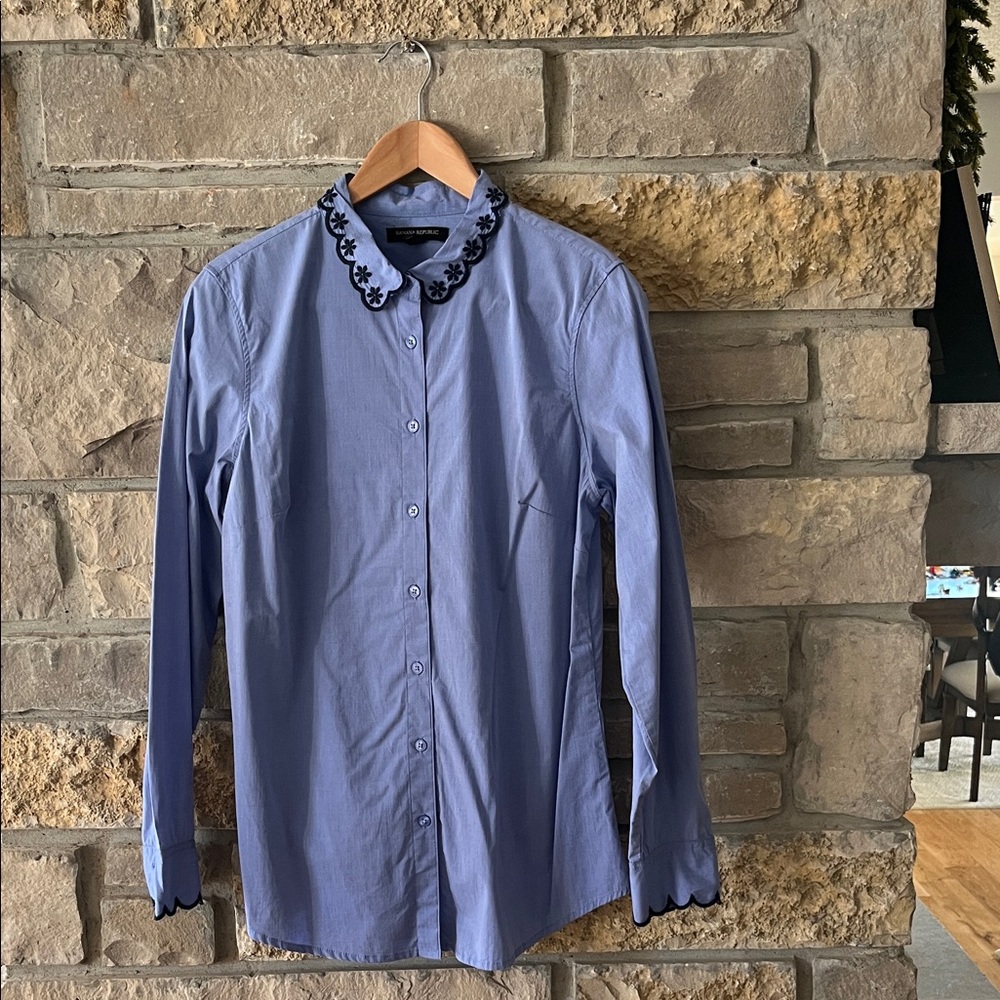 Banana Republic Blue Shirt with Navy Blue Scalloped Embroidered Collar Size 12